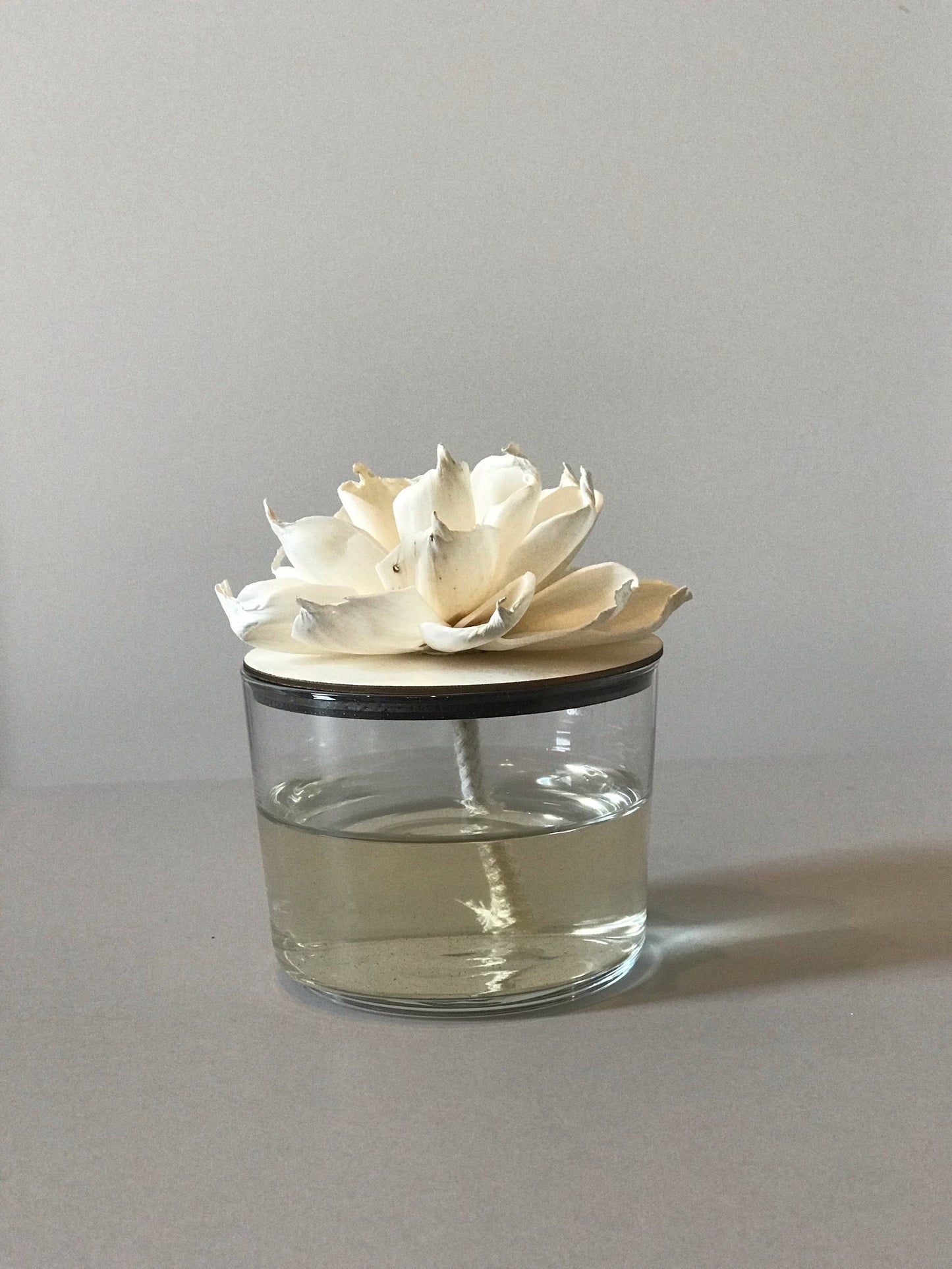 Flower diffuser with Bamboo Lid and Glass Cup